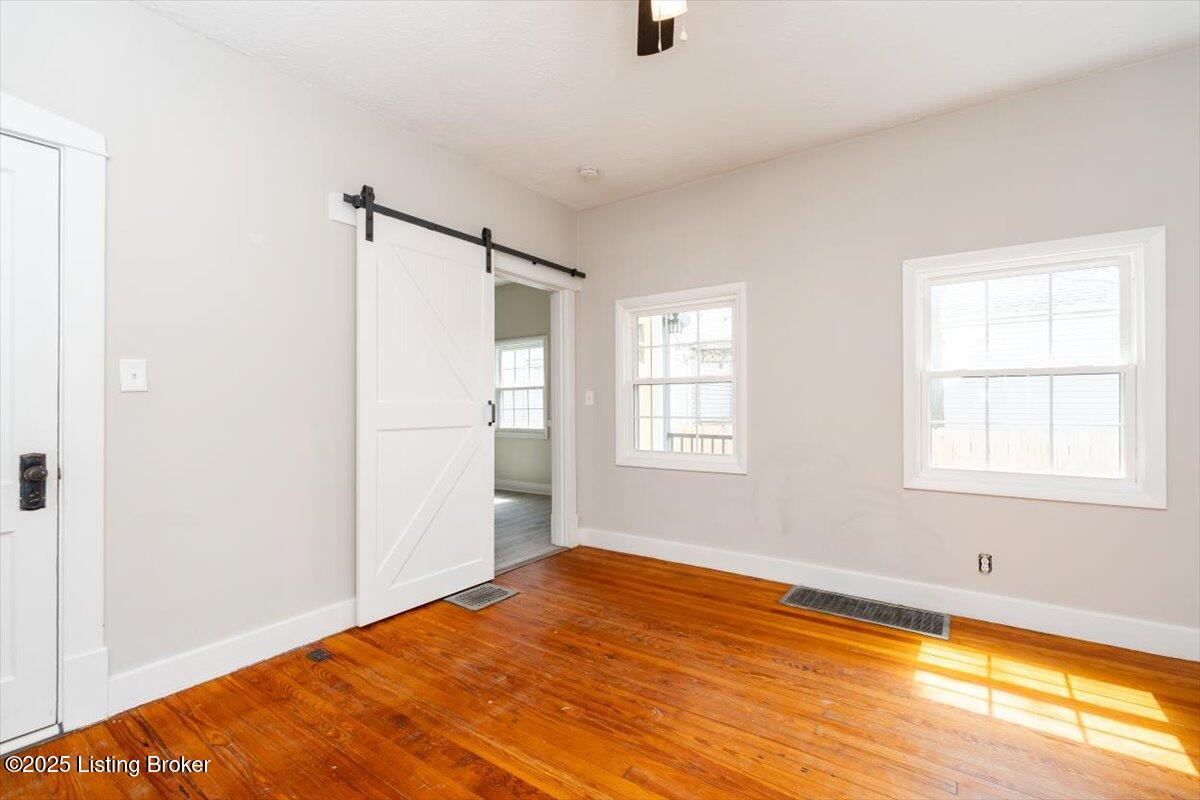 1205 Fischer Ave, Louisville, Kentucky image 8