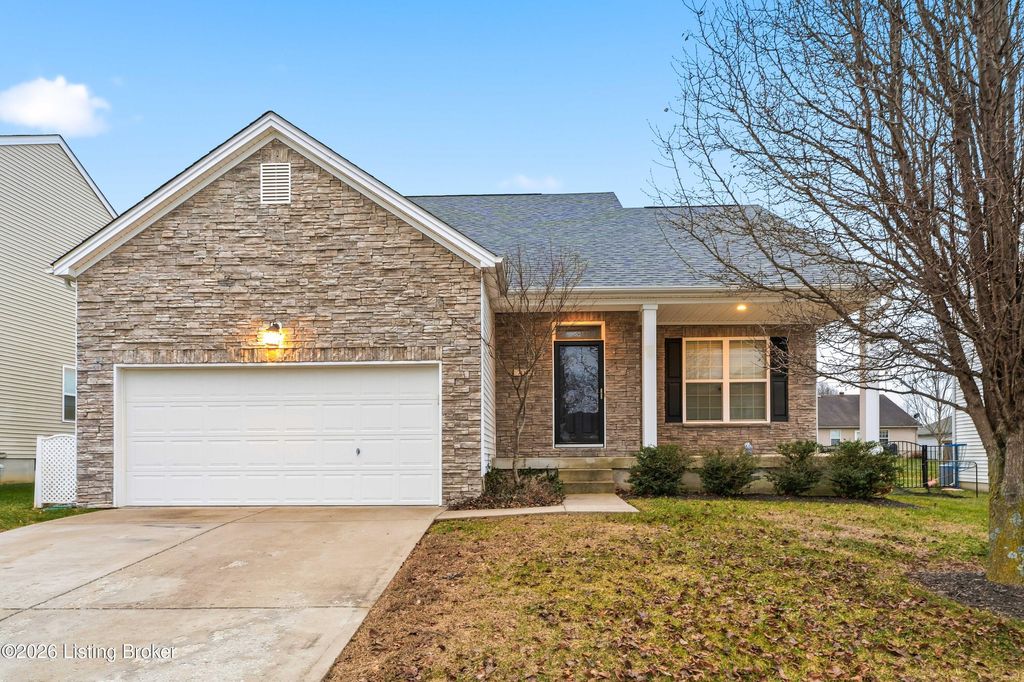 Photo of 7061 Beamtree Dr, Shelbyville, KY 40065 (MLS # 1706141)