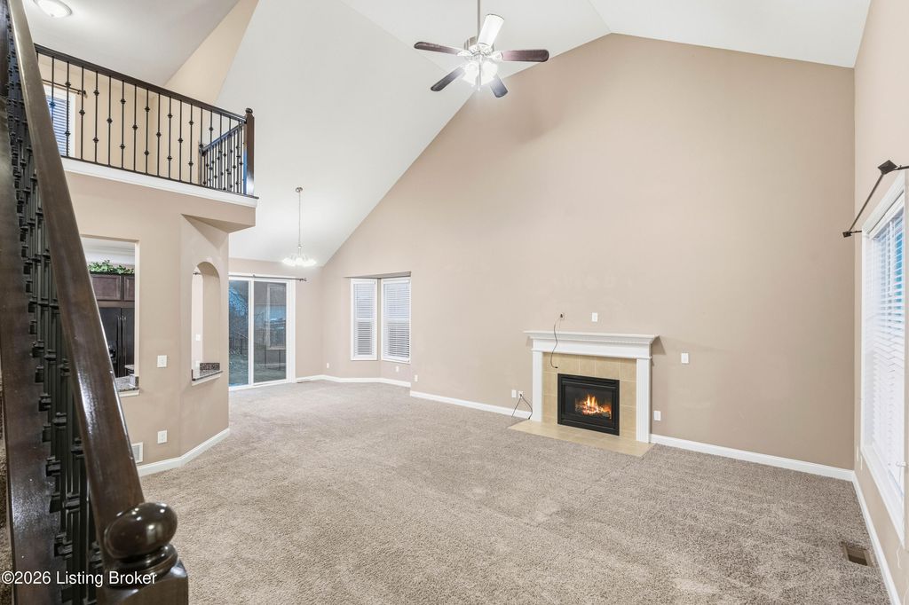 Photo of 7061 Beamtree Dr, Shelbyville, KY 40065 (MLS # 1706141)