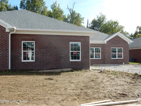 156 Bullitt Creek Dr, Shepherdsville, KY 40165 - #: 1700511