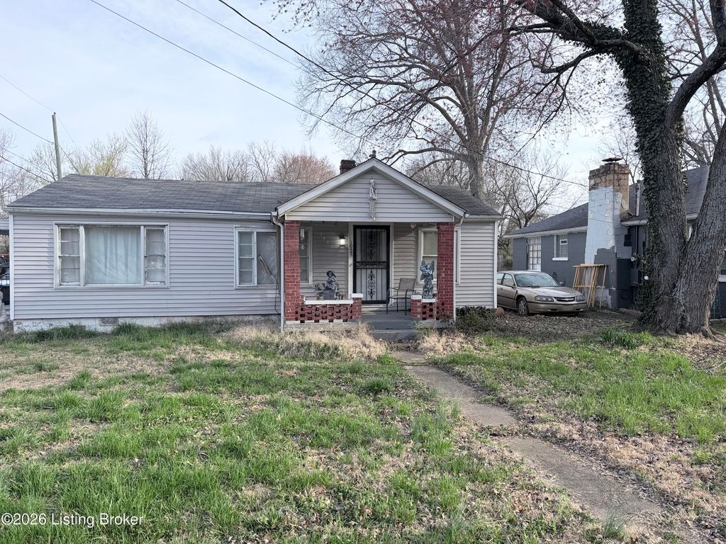 Photo of 1927 Donald Dr, Louisville, KY 40216 (MLS # 1711503)