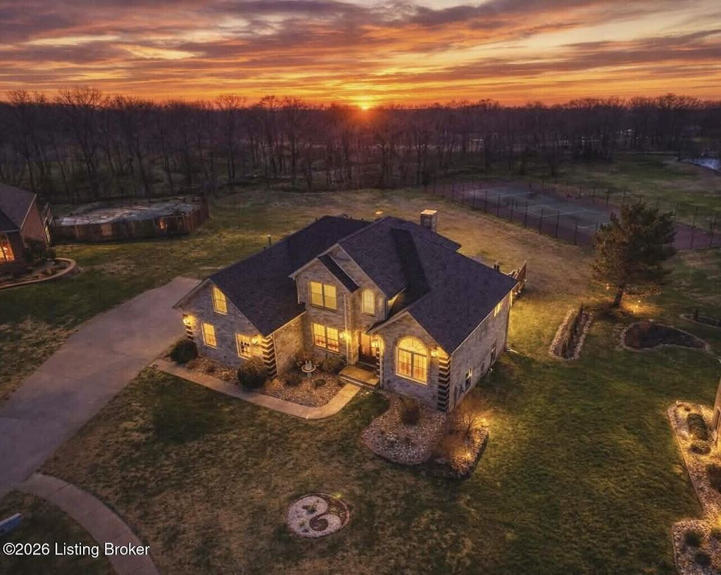 Photo of 102 Dover Ct, Elizabethtown, KY 42701 (MLS # 1711614)