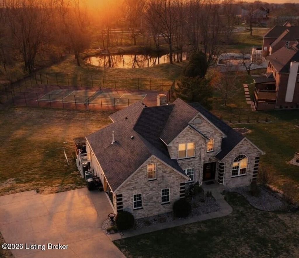 Photo of 102 Dover Ct, Elizabethtown, KY 42701 (MLS # 1711614)