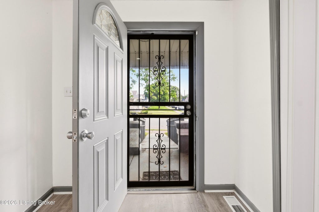 Photo of 4002 Greenwood Ave, Louisville, KY 40211 (MLS # 1727595)