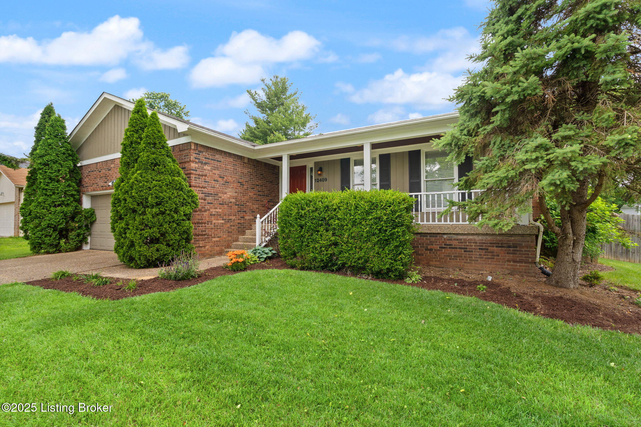 12409 Ledges Dr, Louisville, Pennsylvania image 2