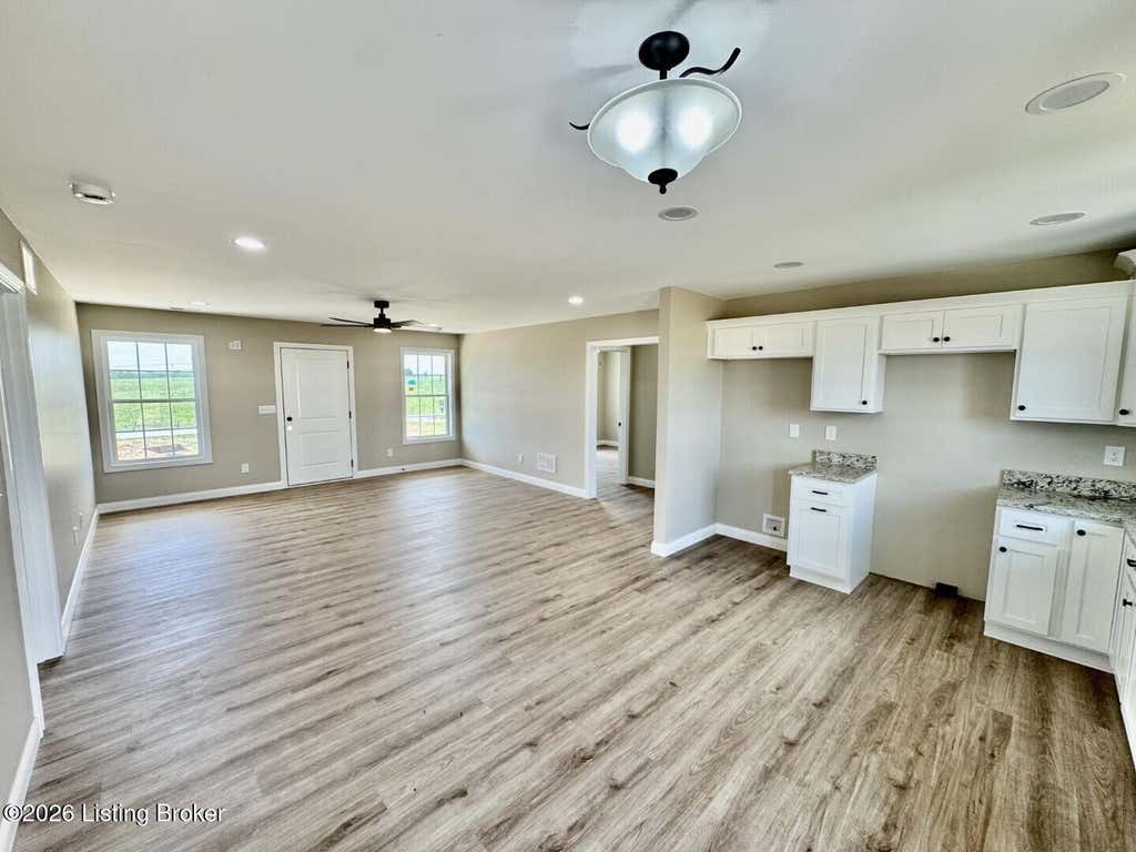 Photo of 1612 Old Perryville Loop, Springfield, KY 40069 (MLS # 1725354)