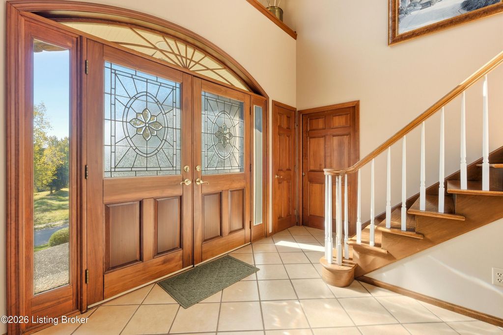 Photo of 3015 Windsor Lakes Pkwy, Louisville, KY 40214 (MLS # 1708419)