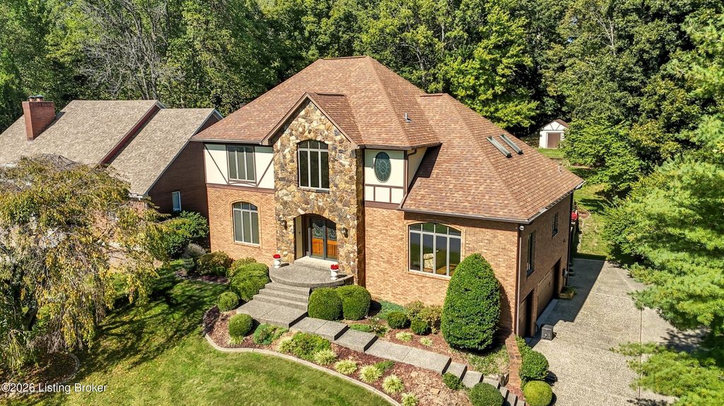 Photo of 3015 Windsor Lakes Pkwy, Louisville, KY 40214 (MLS # 1708419)