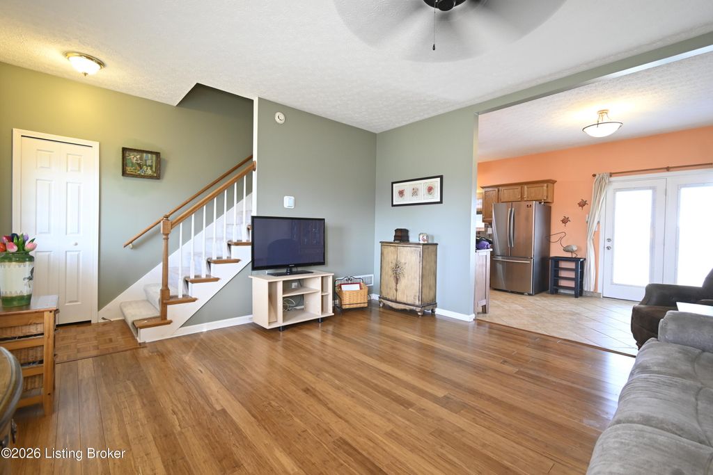 Photo of 9921 Lancewood Rd, Louisville, KY 40229 (MLS # 1708081)