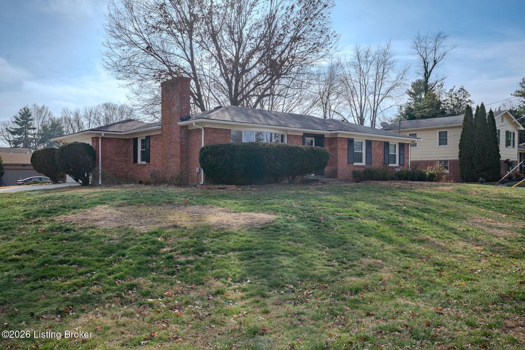 Photo of 7820 Oxted Ln, Louisville, KY 40222 (MLS # 1706315)