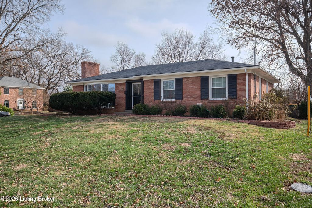 Photo of 7820 Oxted Ln, Louisville, KY 40222 (MLS # 1706315)