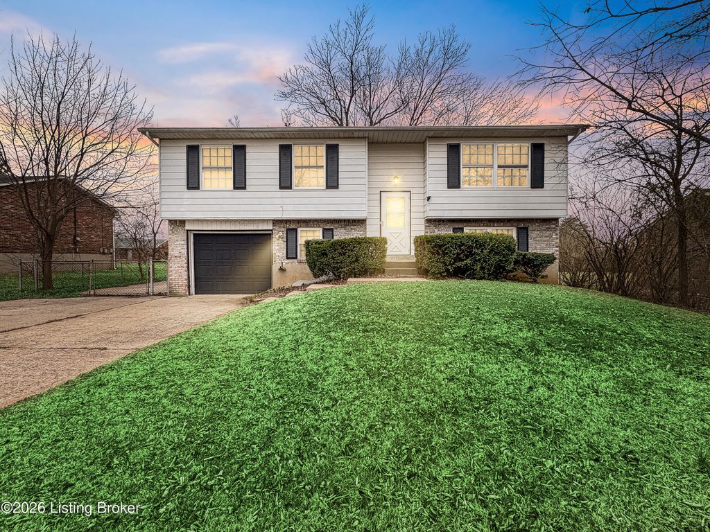 Photo of 547 Wyandot Ct, Radcliff, KY 40160 (MLS # 1707337)