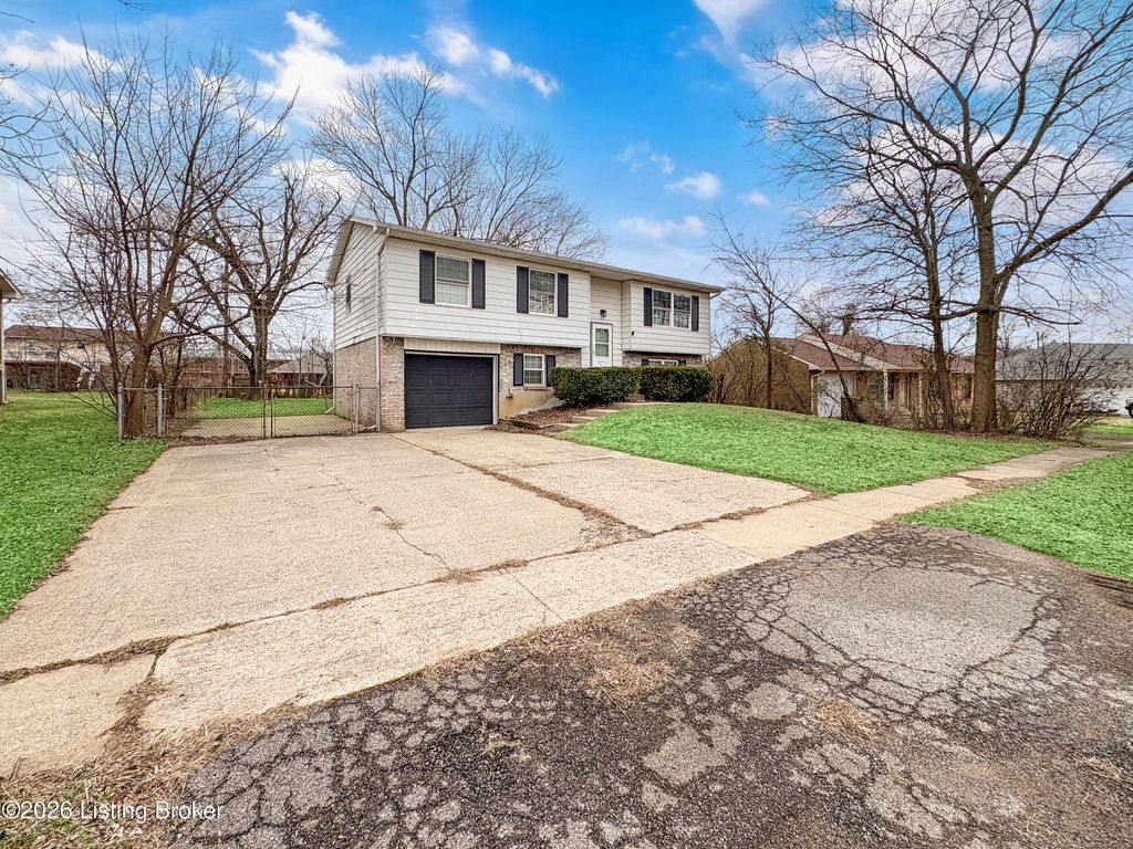 Photo of 547 Wyandot Ct, Radcliff, KY 40160 (MLS # 1707337)