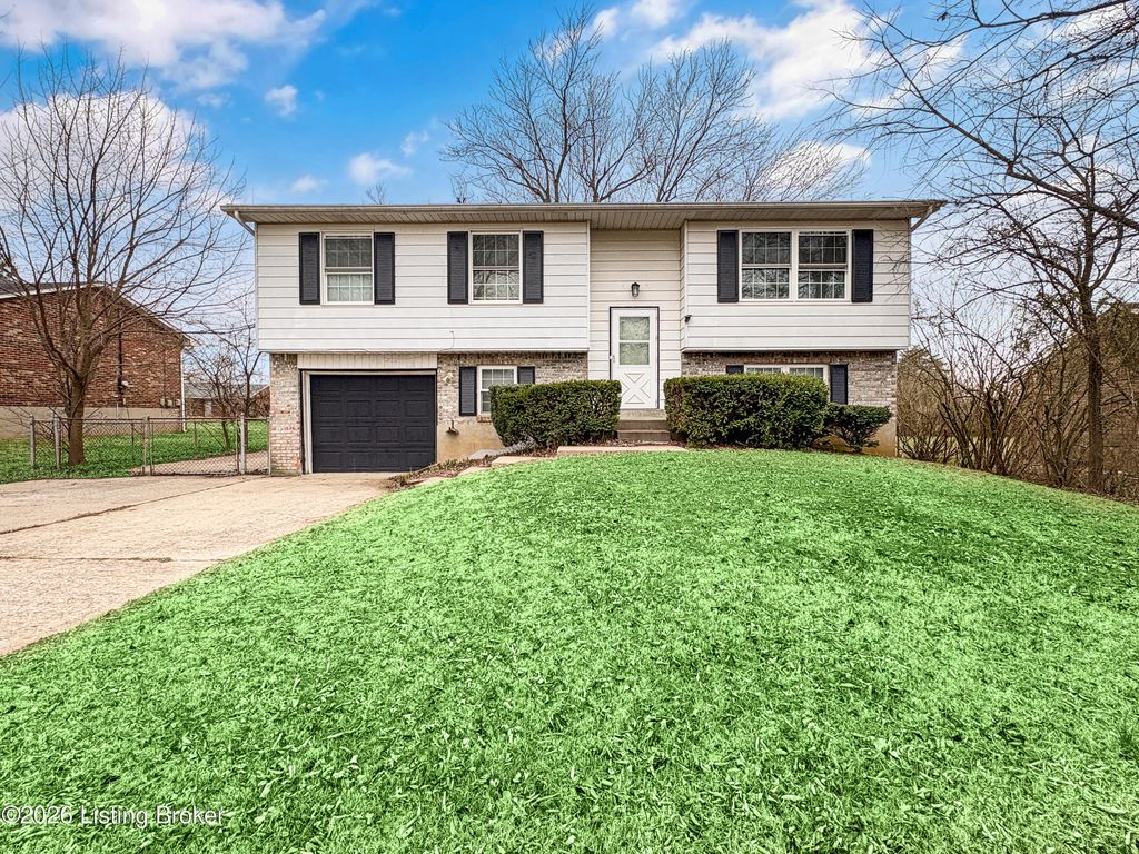 Photo of 547 Wyandot Ct, Radcliff, KY 40160 (MLS # 1707337)