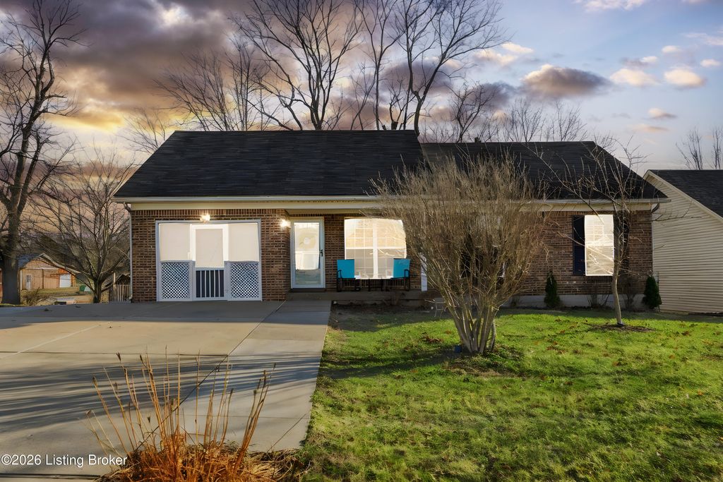 Photo of 247 Old Veechdale Rd, Simpsonville, KY 40067 (MLS # 1707520)