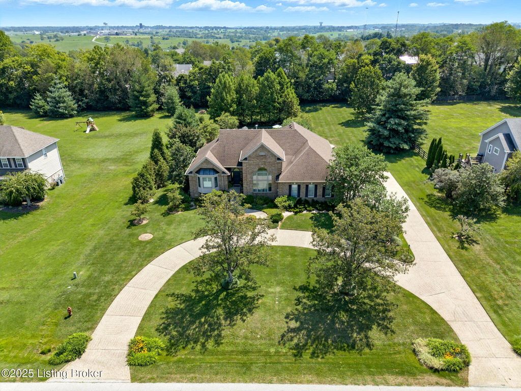 Photo of 1513 Kamer Dr, La Grange, KY 40031 (MLS # 1699520)