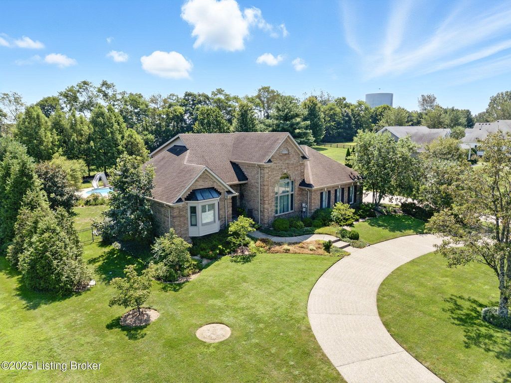 Photo of 1513 Kamer Dr, La Grange, KY 40031 (MLS # 1699520)