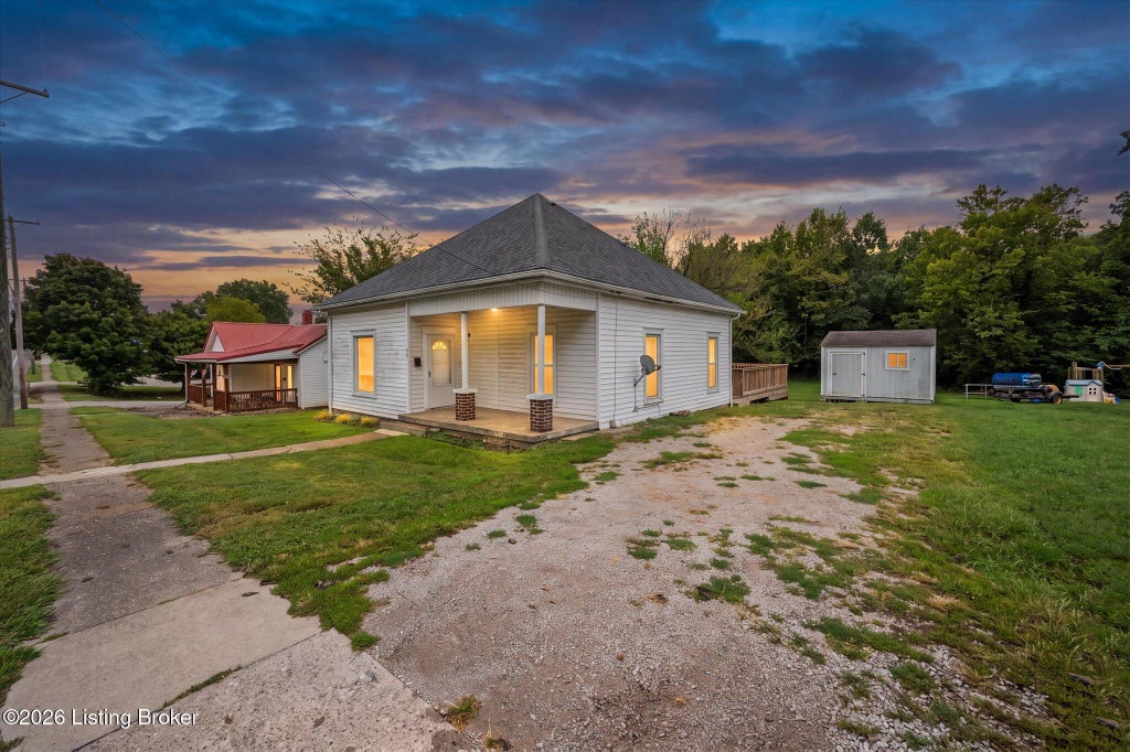Photo of 247 Elm St, Eminence, KY 40019 (MLS # 1729016)