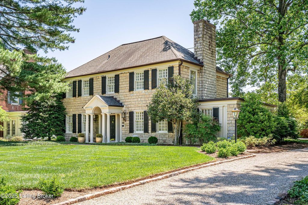 Photo of 2942 Lexington Rd, Louisville, KY 40206 (MLS # 1716566)