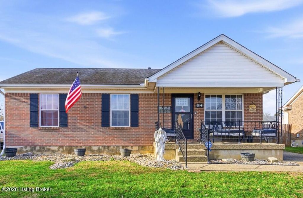 Photo of 403 Tecumseh Dr, Shepherdsville, KY 40165 (MLS # 1707795)