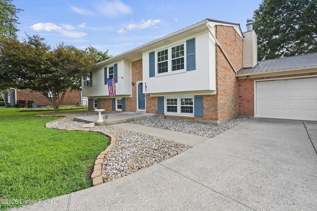 Photo of 197 Washington Ct, Mt Washington, KY 40047 (MLS # 1732474)