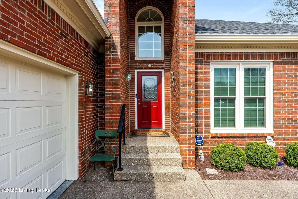 Photo of 10103 Cave Creek Rd, Louisville, KY 40223 (MLS # 1712410)