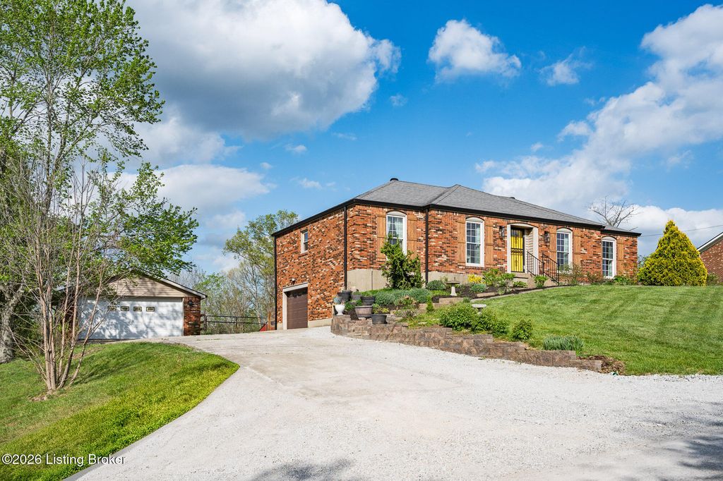 Photo of 304 Carriage Way, Taylorsville, KY 40071 (MLS # 1714439)