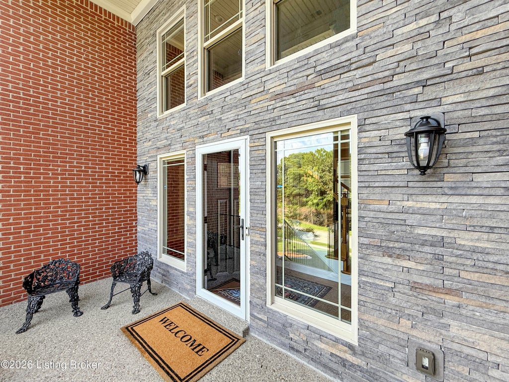 Photo of 677 Oak Creek Dr, Mt Washington, KY 40047 (MLS # 1727687)