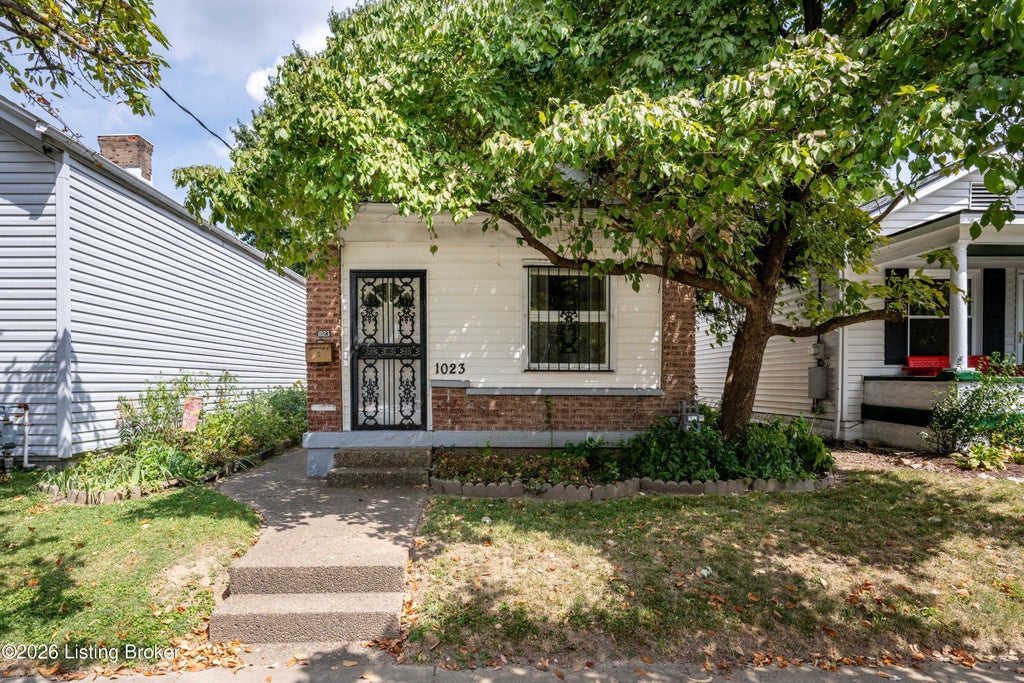 Photo of 1023 E Burnett Ave, Louisville, KY 40217 (MLS # 1728540)