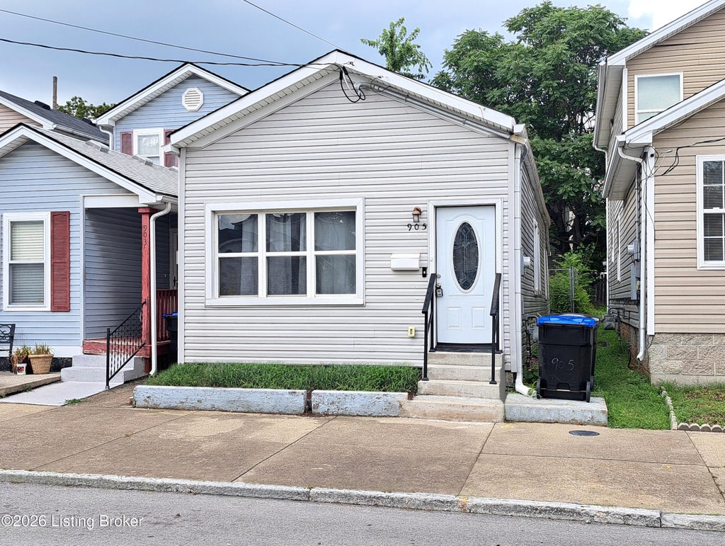 Photo of 905 E Madison St, Louisville, KY 40204 (MLS # 1729427)