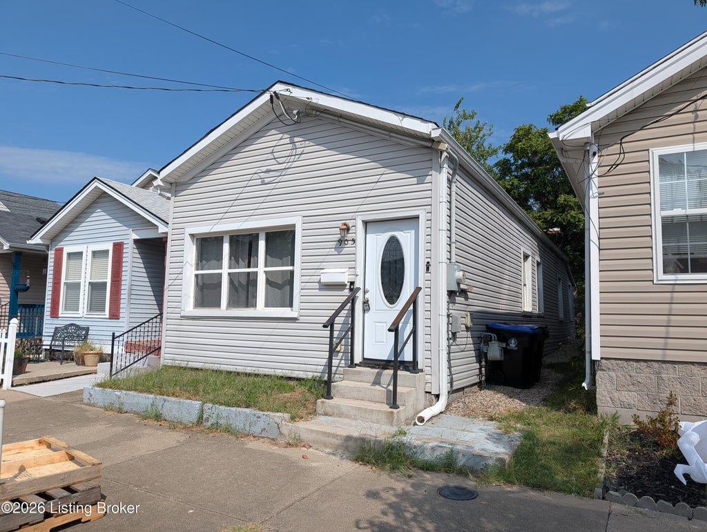 Photo of 905 E Madison St, Louisville, KY 40204 (MLS # 1729427)
