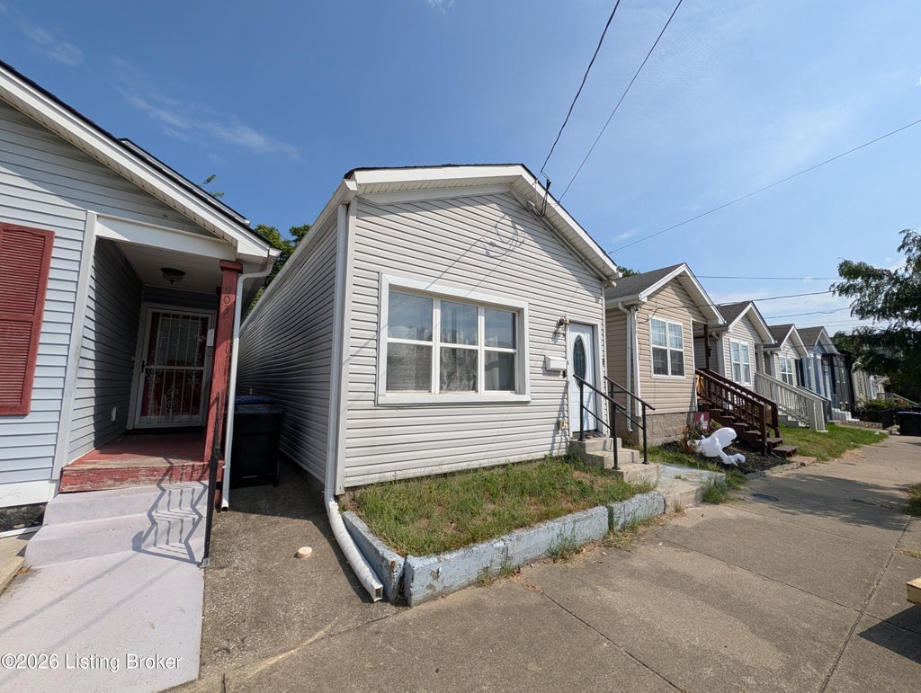Photo of 905 E Madison St, Louisville, KY 40204 (MLS # 1729427)