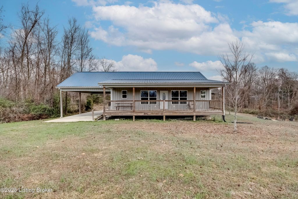 Photo of 918 Oklahoma Road Rd, Bee Spring, KY 42207 (MLS # 1704461)