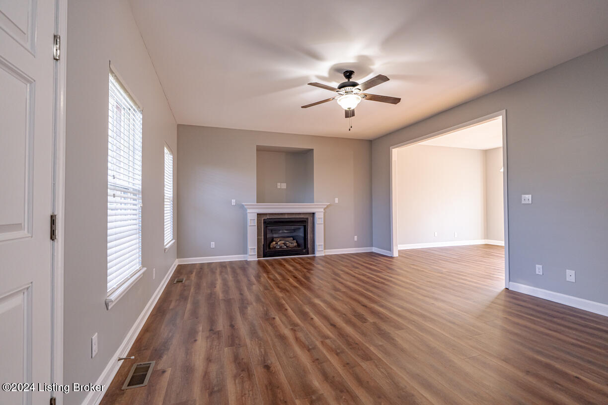 186 Lincoln Station Dr, Simpsonville, Kentucky image 9