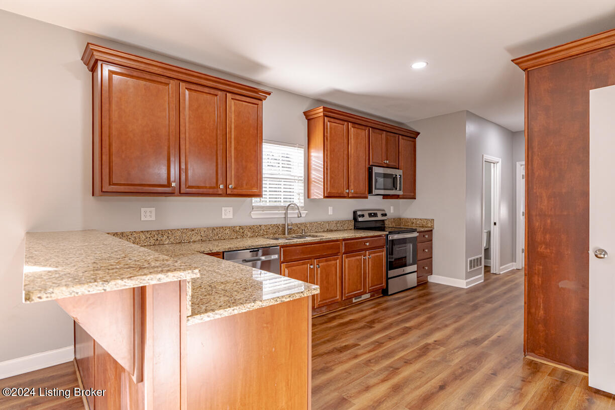 186 Lincoln Station Dr, Simpsonville, Kentucky image 10