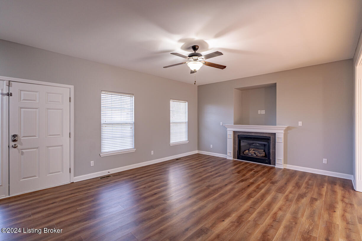 186 Lincoln Station Dr, Simpsonville, Kentucky image 8