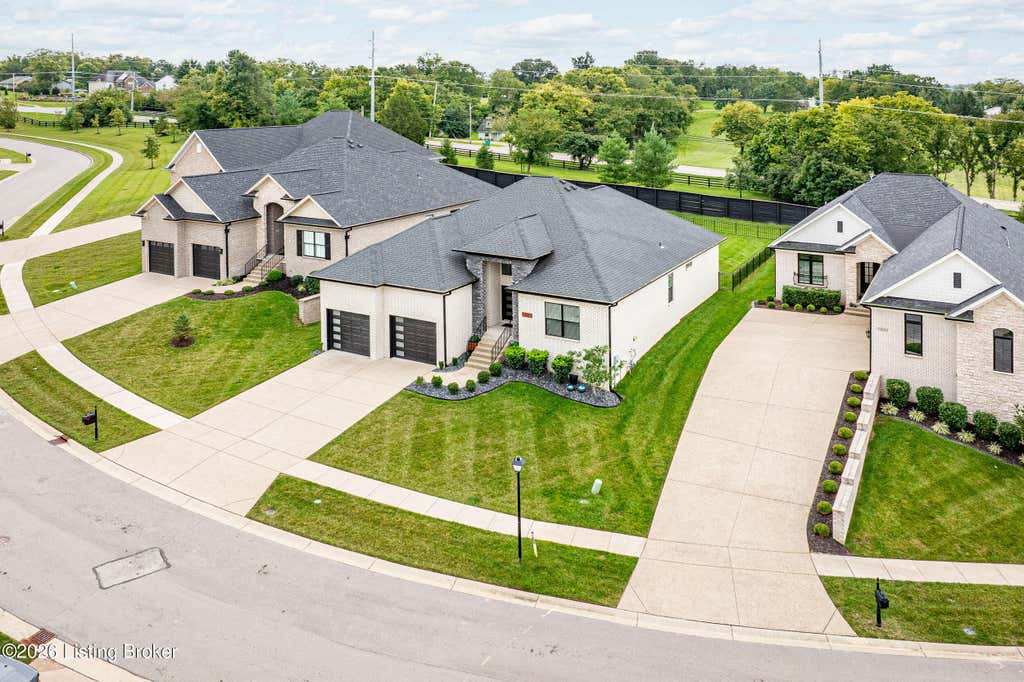 Photo of 114 Locust Park Pl, Louisville, KY 40245 (MLS # 1726887)