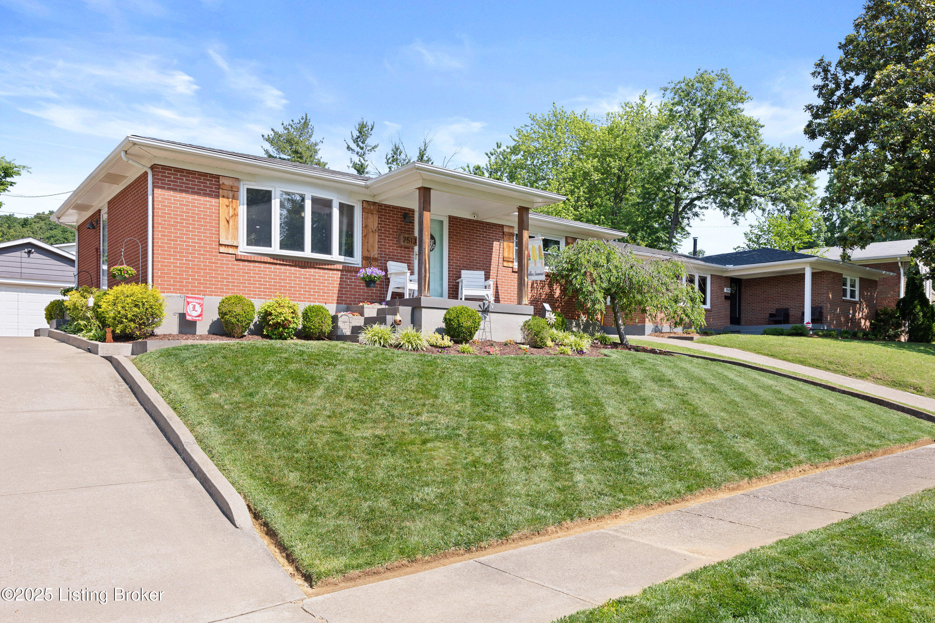 7513 Merlyn Cir, Louisville, Pennsylvania image 2