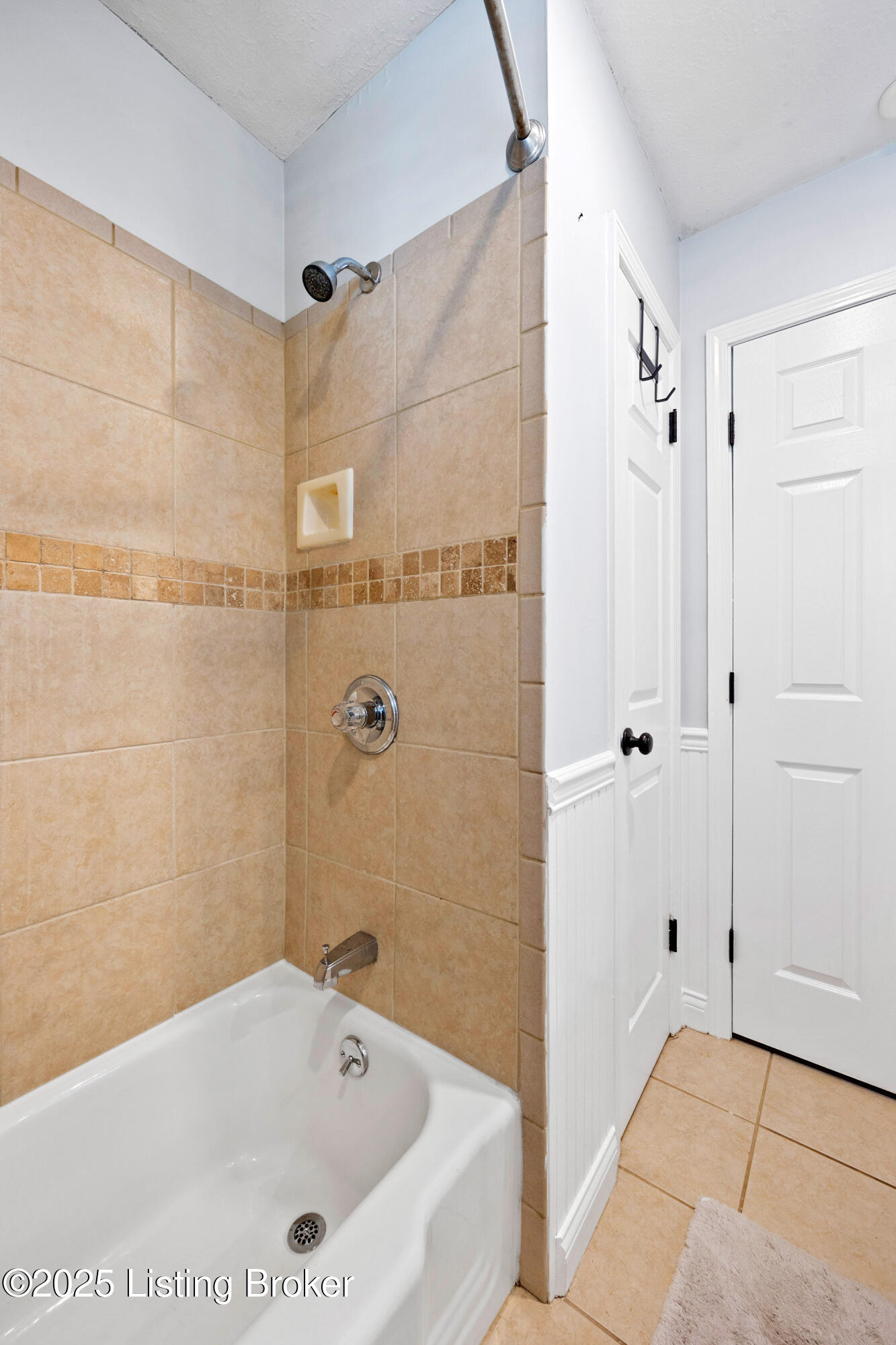 7513 Merlyn Cir, Louisville, Pennsylvania image 17