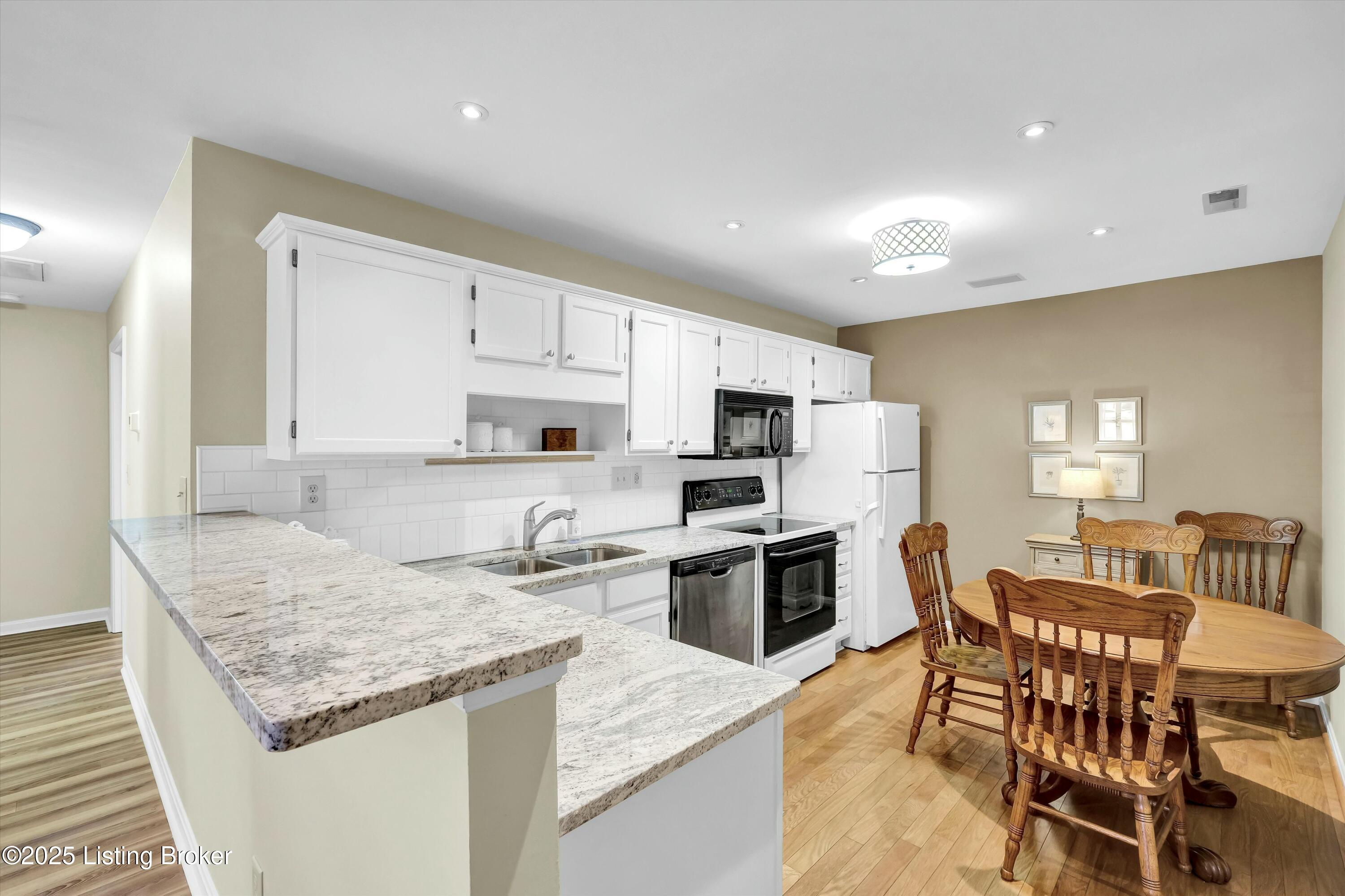 112 Azalea Ct, La Grange, Pennsylvania image 3