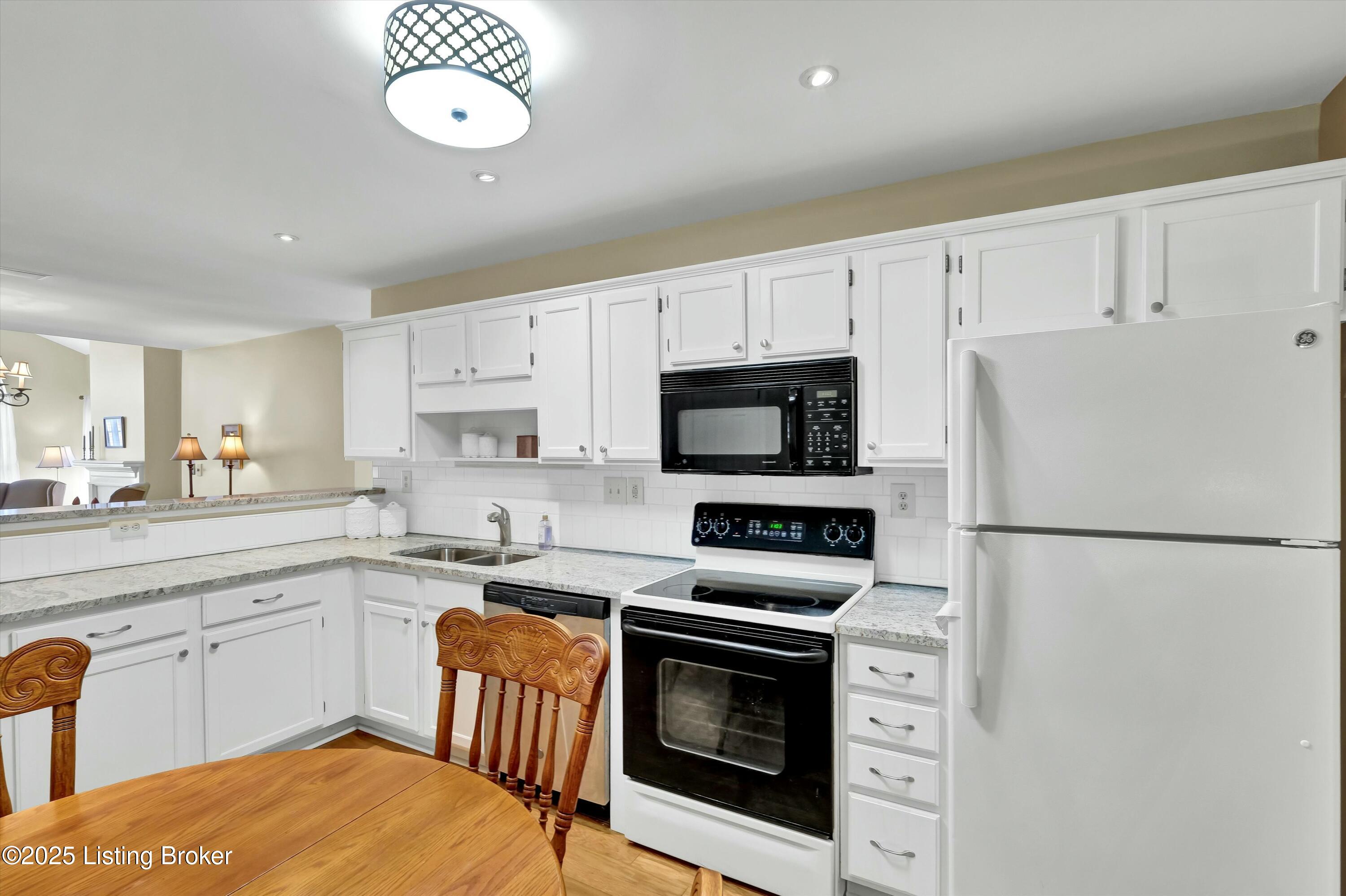 112 Azalea Ct, La Grange, Pennsylvania image 4