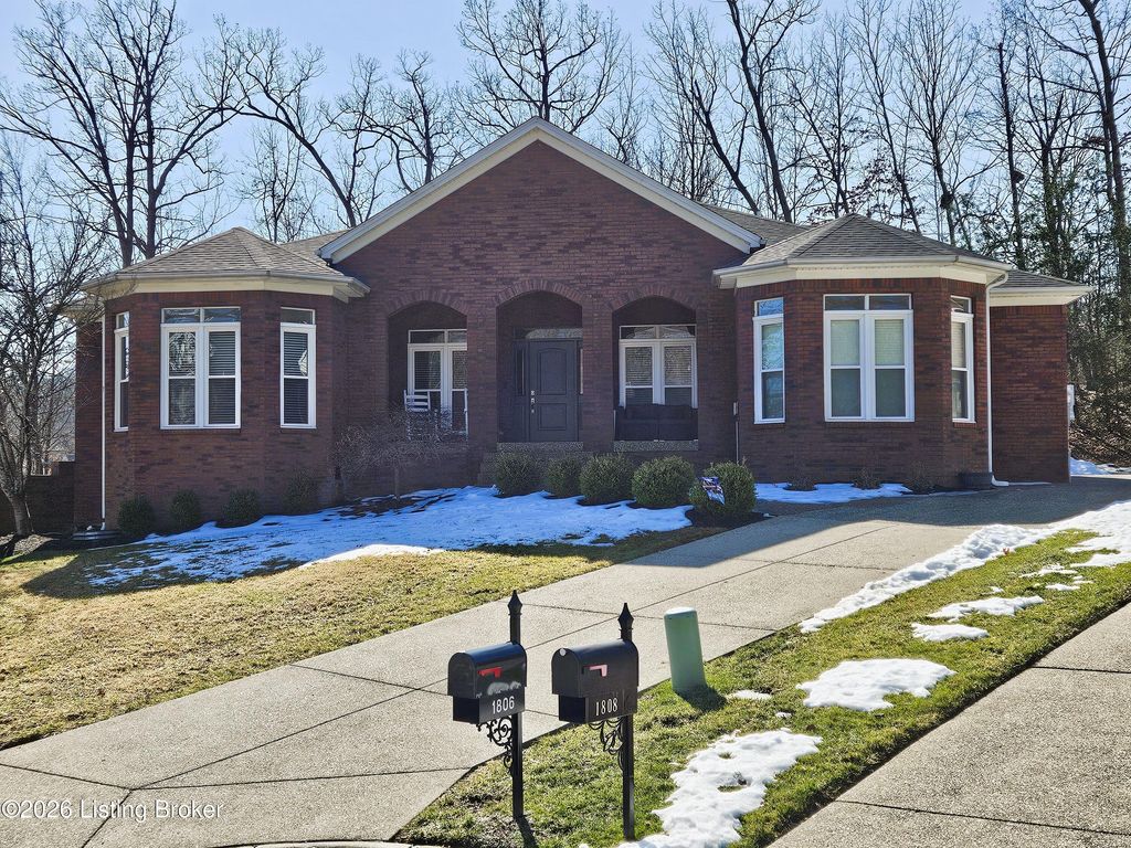Photo of 1806 Austinwood Pl, Louisville, KY 40214 (MLS # 1709316)
