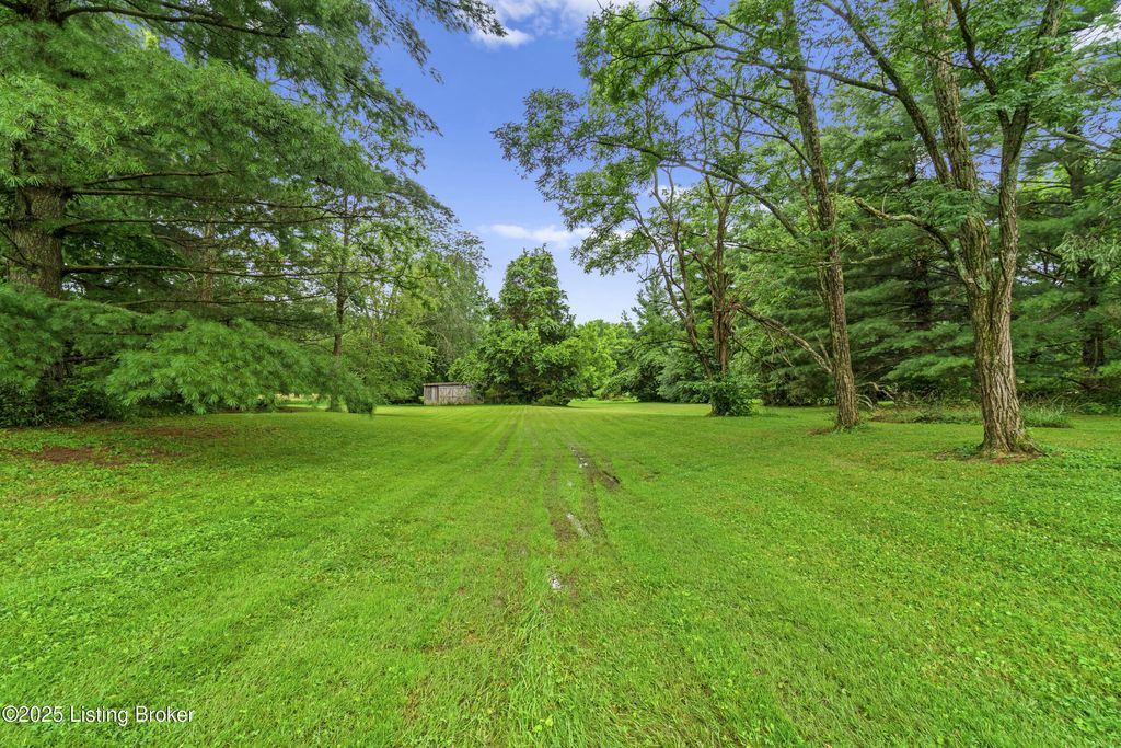 Photo of 4603 Evergreen Rd, Crestwood, KY 40014 (MLS # 1695146)