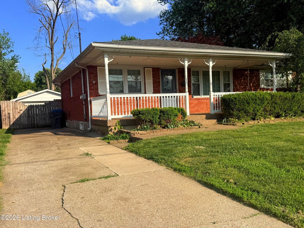 Photo of 11615 Semillon Ln, Louisville, KY 40272 (MLS # 1716344)