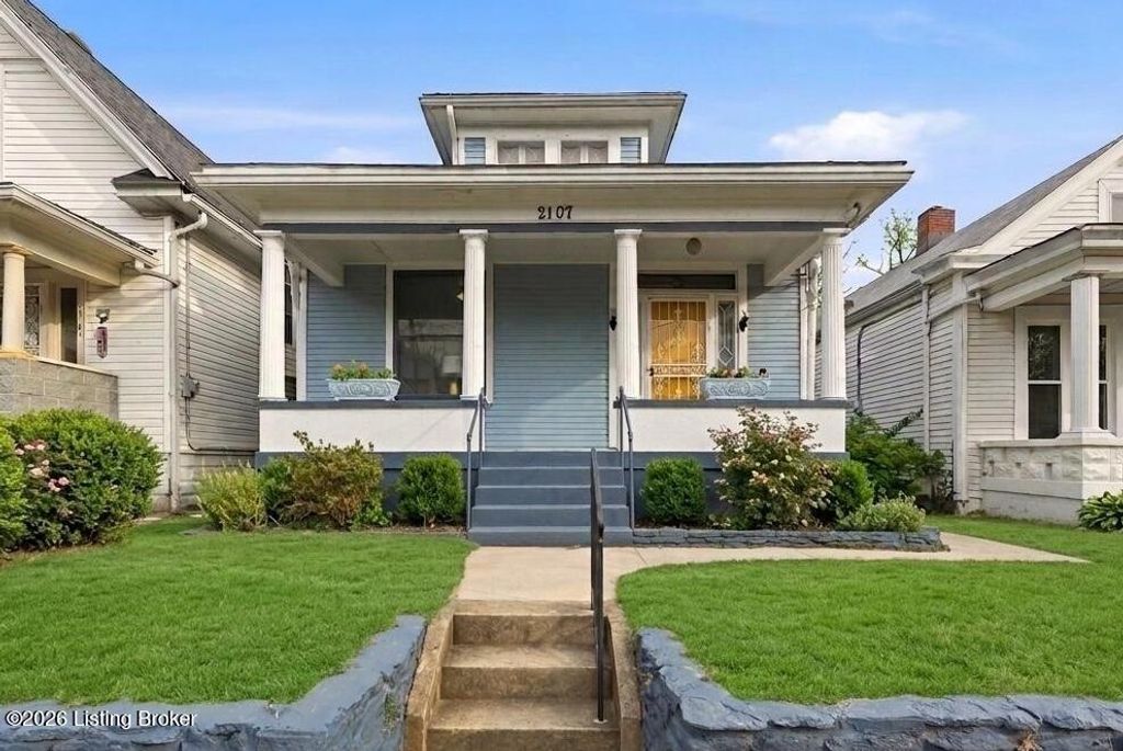Photo of 2107 Grand Ave, Louisville, KY 40210 (MLS # 1714927)