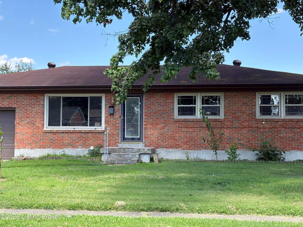 Photo of 6709 Falling Star Dr, Louisville, KY 40272 (MLS # 1724087)