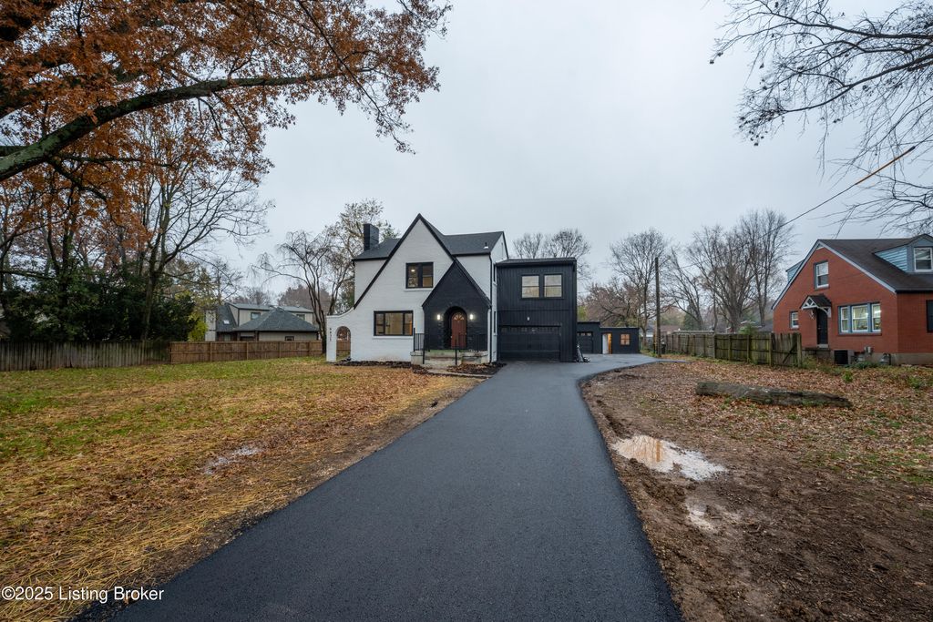 Photo of 4435 Taylorsville Rd, Louisville, KY 40220 (MLS # 1703903)