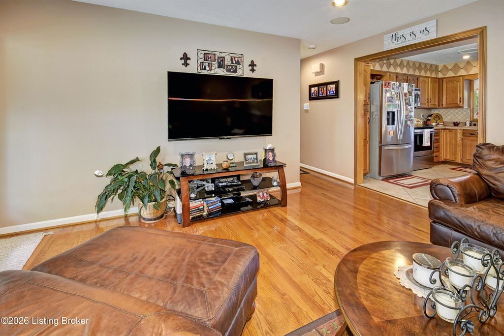 Photo of 3912 Iron Horse Way, Louisville, KY 40272 (MLS # 1715564)