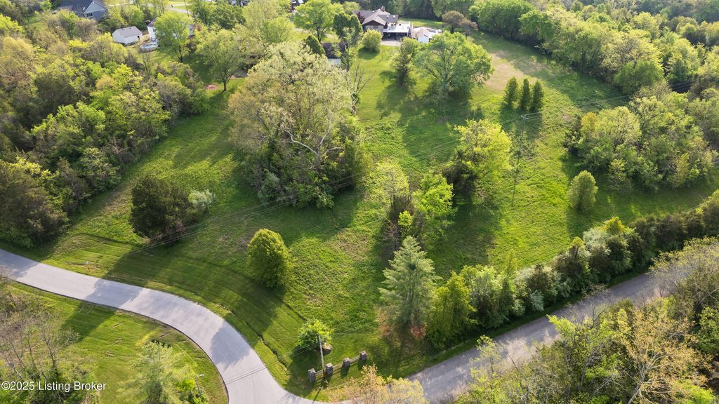 Photo of 380 S 31 E Loop, Mt Washington, KY 40047 (MLS # 1705501)