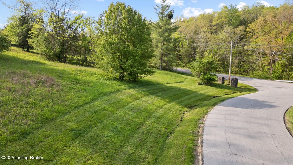 Photo of 380 S 31 E Loop, Mt Washington, KY 40047 (MLS # 1705501)